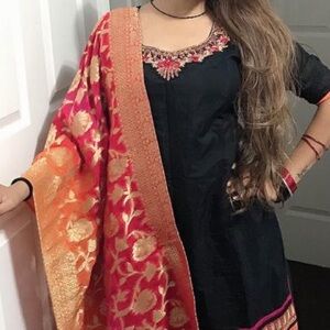 Ethnic Indian Wear Black and Red Wedding Dress with Square Neck